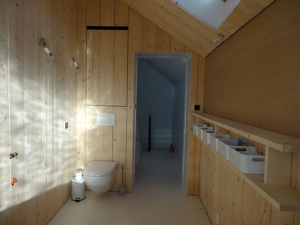 Salle de bain sur mesure en épicéa massif