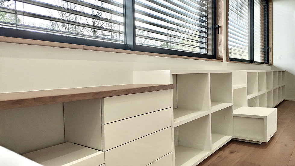 Bibliothèque-bureau, MDF peint et chêne massif