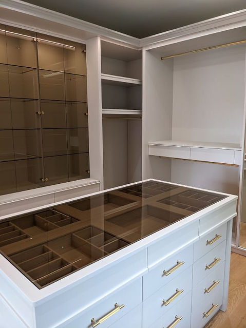 Dressing sur mesure- MDF laqué, bois peint, chêne, miroiterie fumée