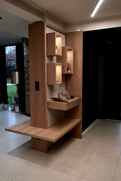 meuble entré sur mesure en châtaignier, bois laqué laiton, bois brulé